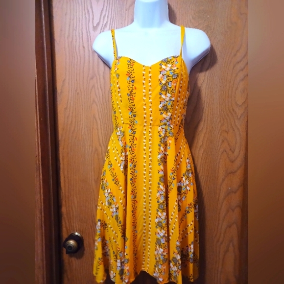 OLD NAVY yellow floral print cami sundress - Picture 1 of 9